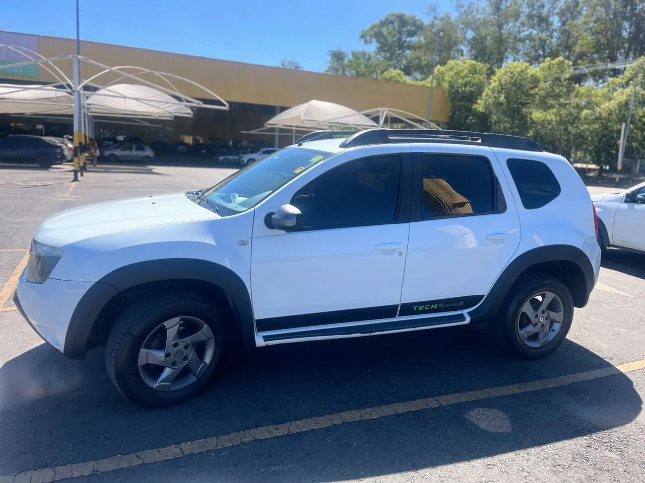 ## Renault Duster 2014/15 Tech Road 2.0 Automático - Oportunidade Imperdível!