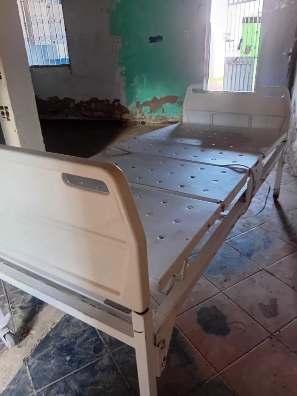 Cama hospitalar motorizada funcionando perfeitamente  - Foto 2