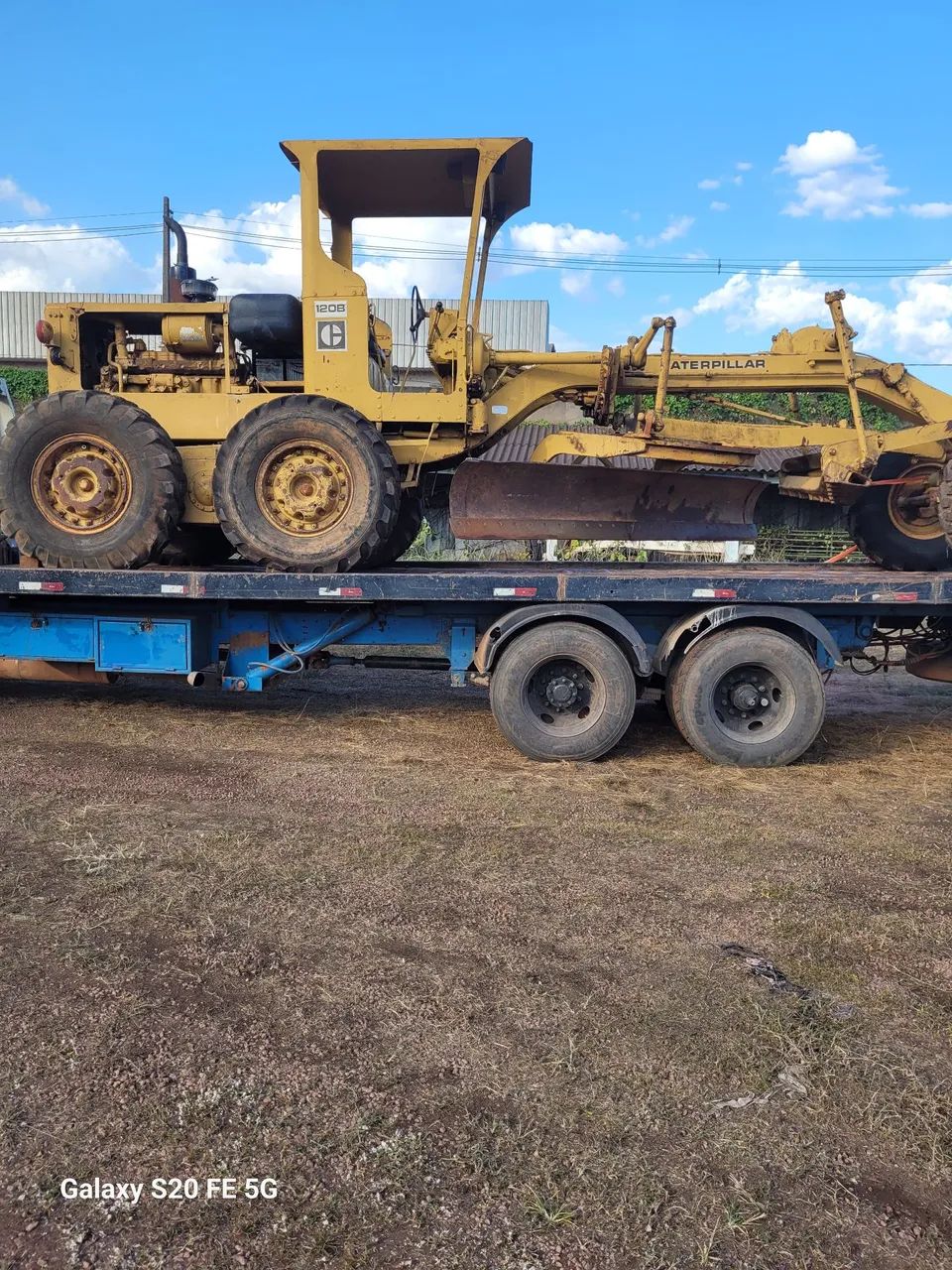 Alugo e venda motoniveladora 12h caterpillar e 120b e retroescavadeira case 580L  - Foto 2