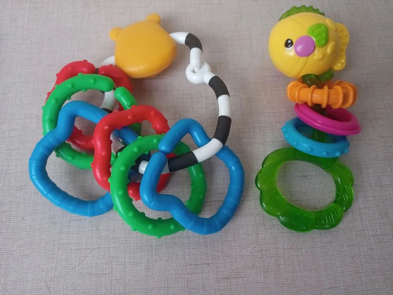 Brinquedos de Mordedor para Bebês - Ursinho Pooh e Peixe Fisher price - Foto 2