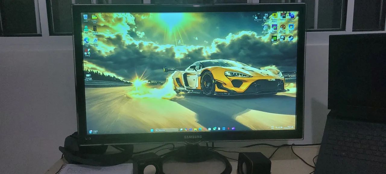 Monitor Samsung - Tela LCD IPS- 60 Hz - 24 POLEGADAS