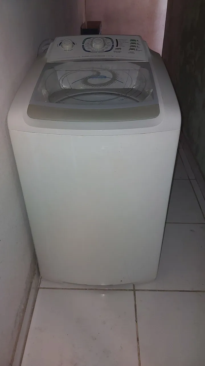 Máquina de Lavar Electrolux com defeito