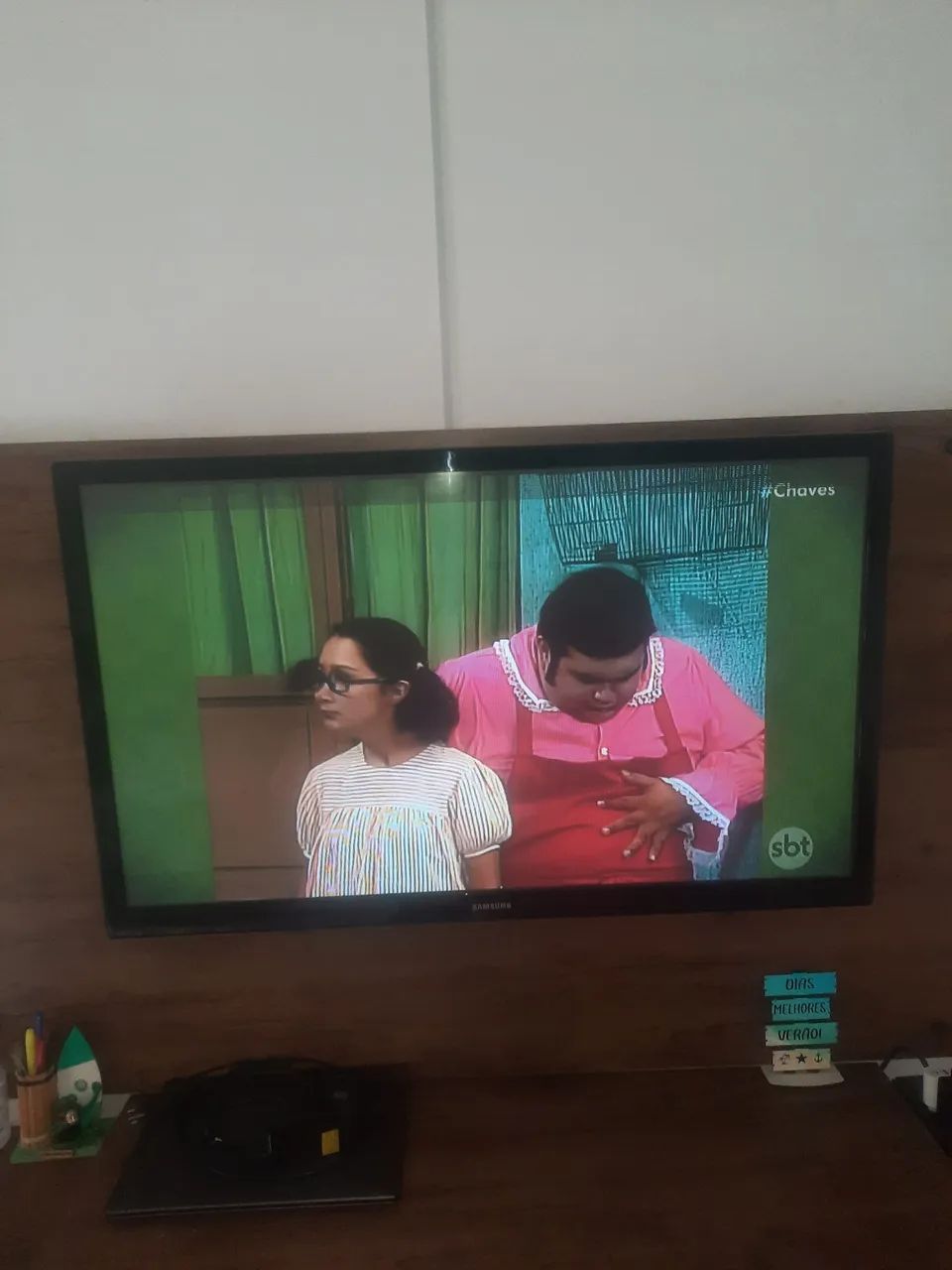 TV Samsung com tela grande
