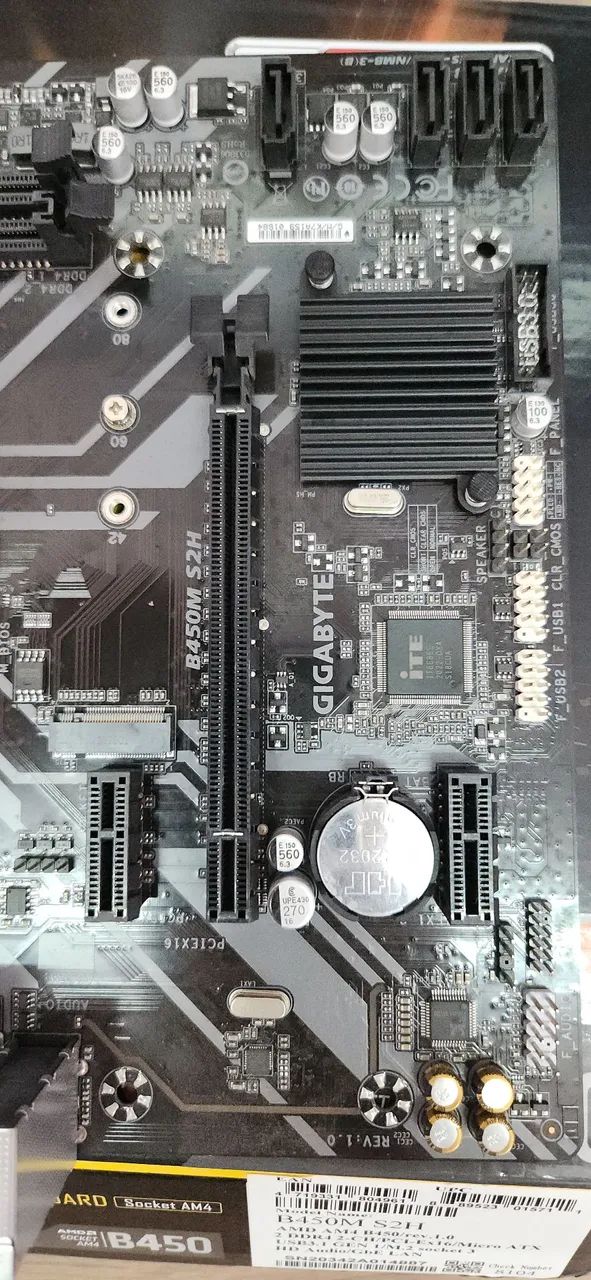 Placa-Mãe Gigabyte B450M S2H - Foto 5