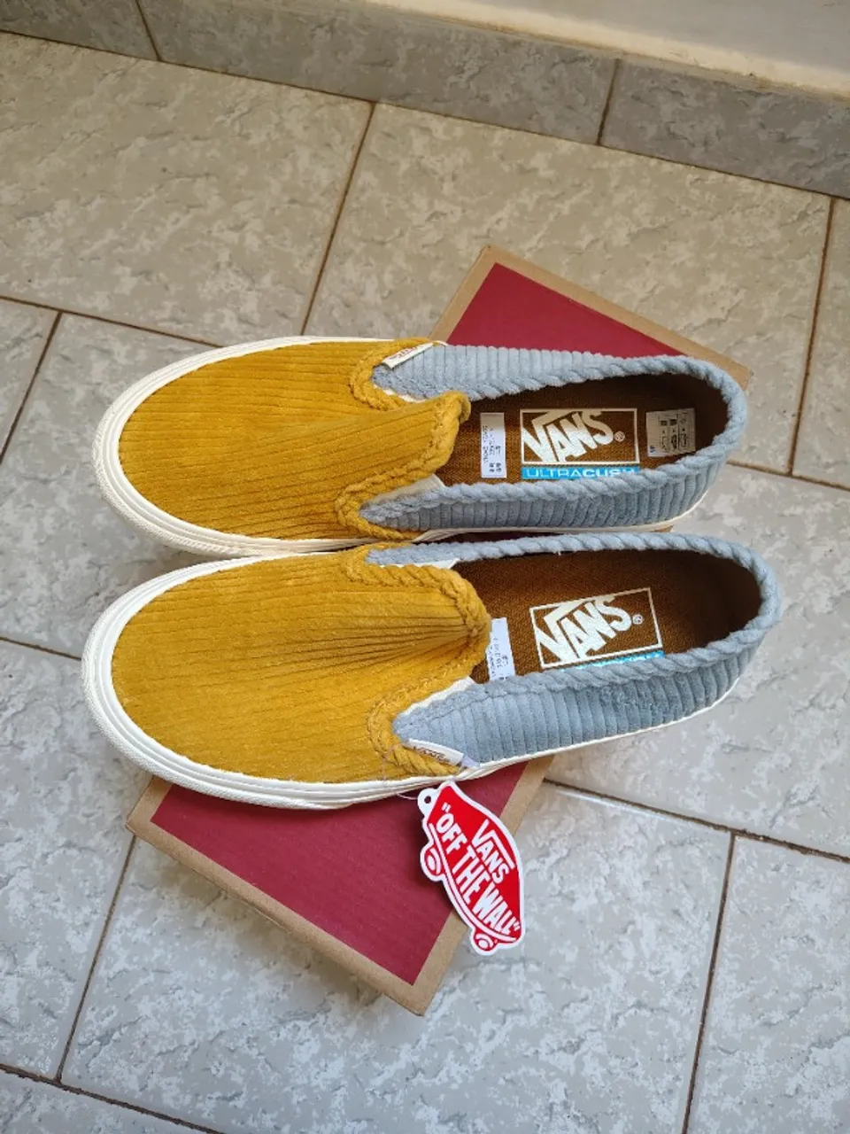 Tênis vans novinho num.35