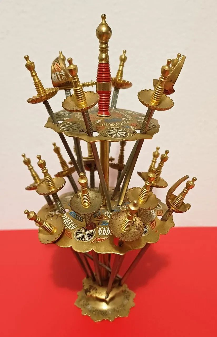 Espadas de coquetel de Toledo na Espanha. 