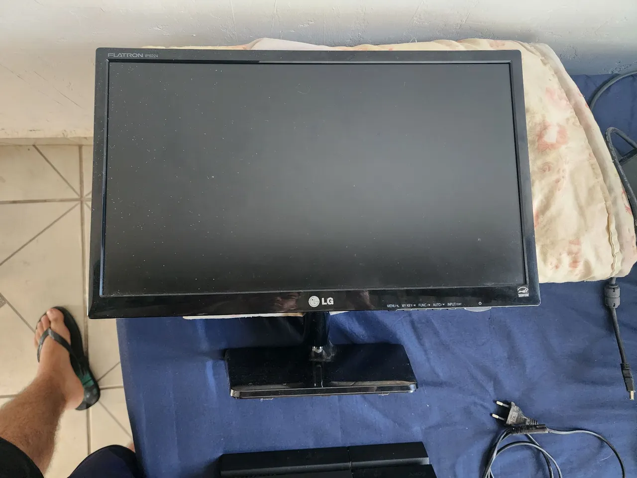Monitor LG Flatron IPS 14 polegadas - Bom estado