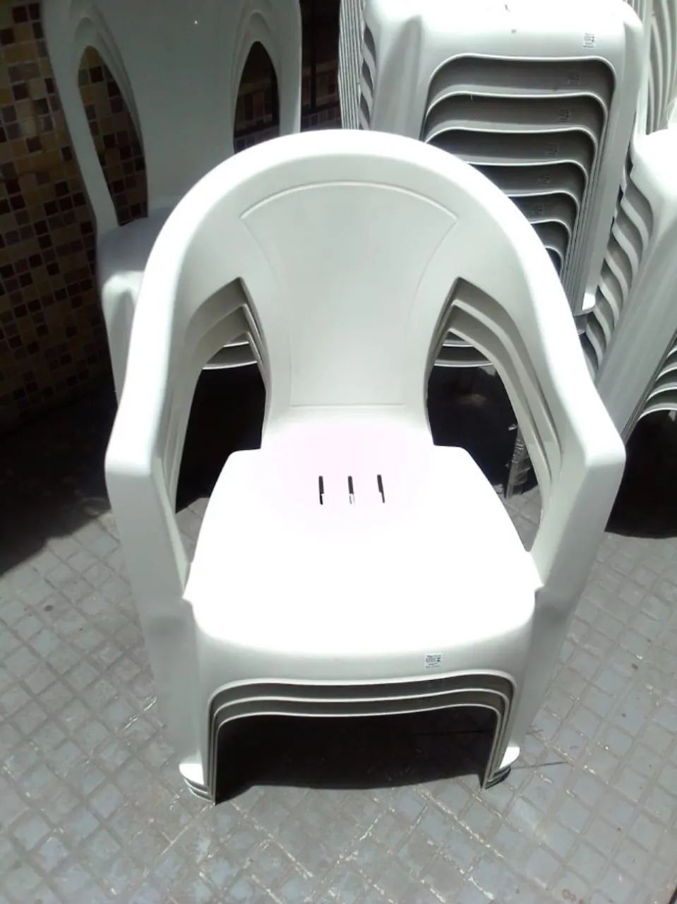 White Plastic Bistro Chair with Armrests (Premium Line – 182 kg)