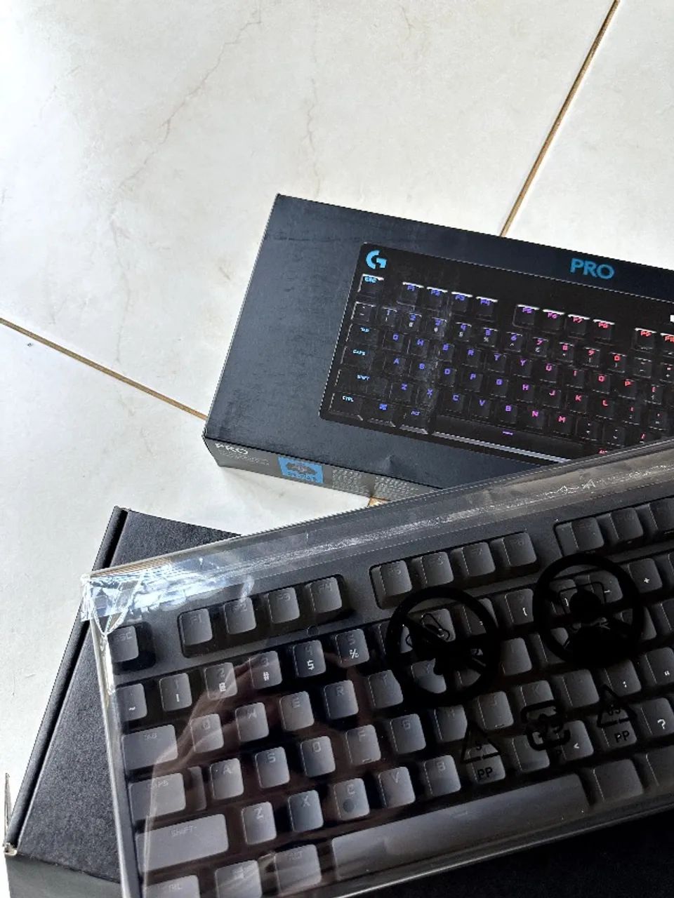 Teclado Mecânico Gamer Logitech G PRO - Foto 4