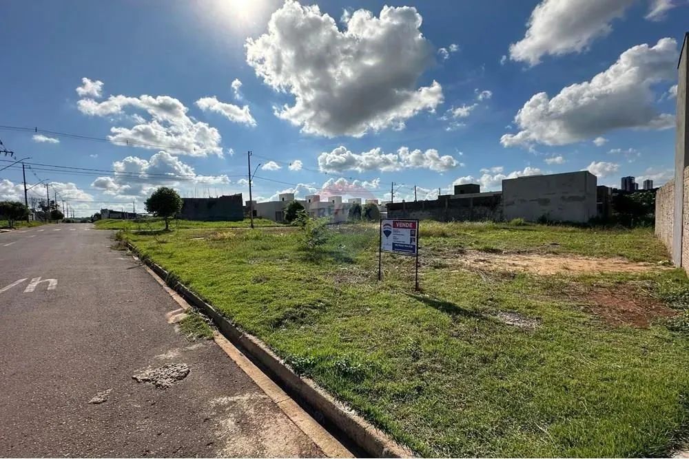 Terreno em Umuarama: Preço Reduzido, 126m²!
