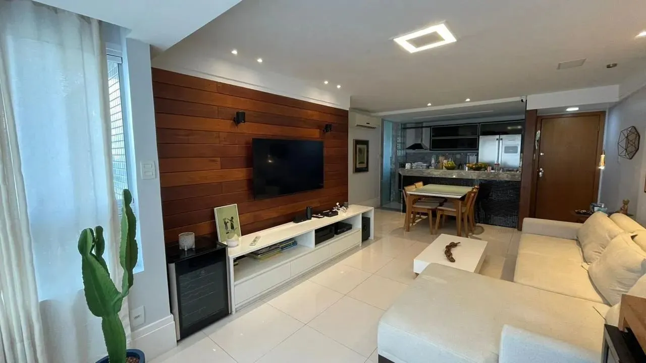 Apartamento para aluguel possui 80 m² com 2/4 em Alphaville I - Salvador - BA