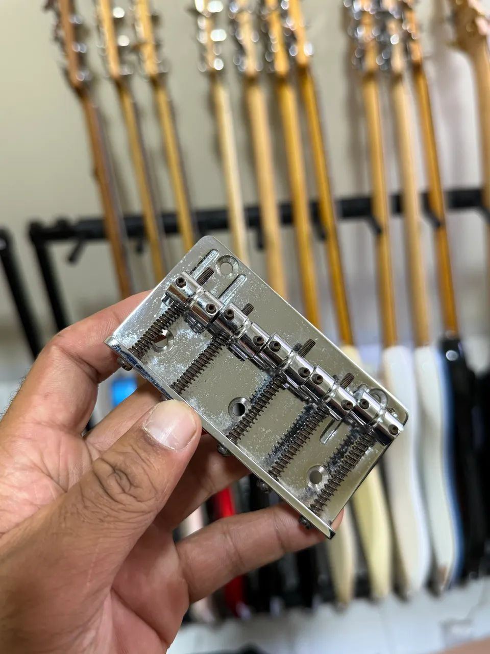 Ponte fender para baixo 5 cordas (tirado de um fender standard 5c usado) - Foto 3