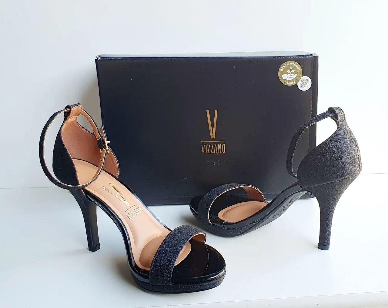 Sandália Vizzano Glitter Salto Fino - Elegância em seus pés!