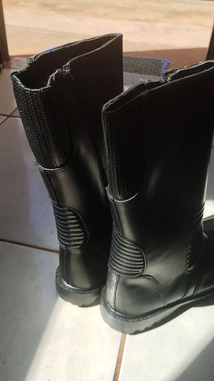 Bota cano longo - Couro militar/motoqueiro  - Foto 2