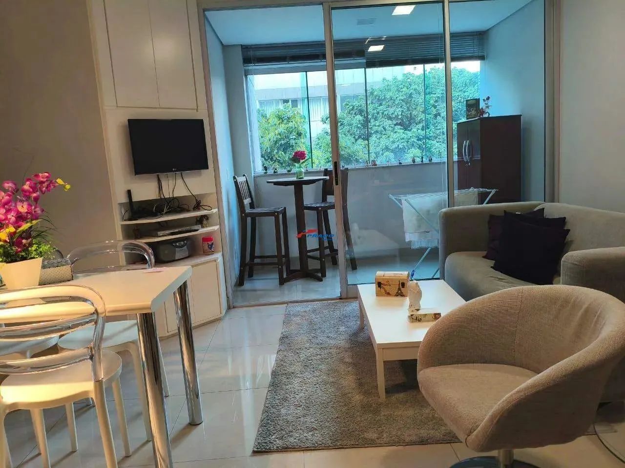 APARTAMENTO 2 QUARTOS, VARANDA, SUÍTE, PORT. 24HS, ACADEMIA, 2 VAGAS - Foto 8