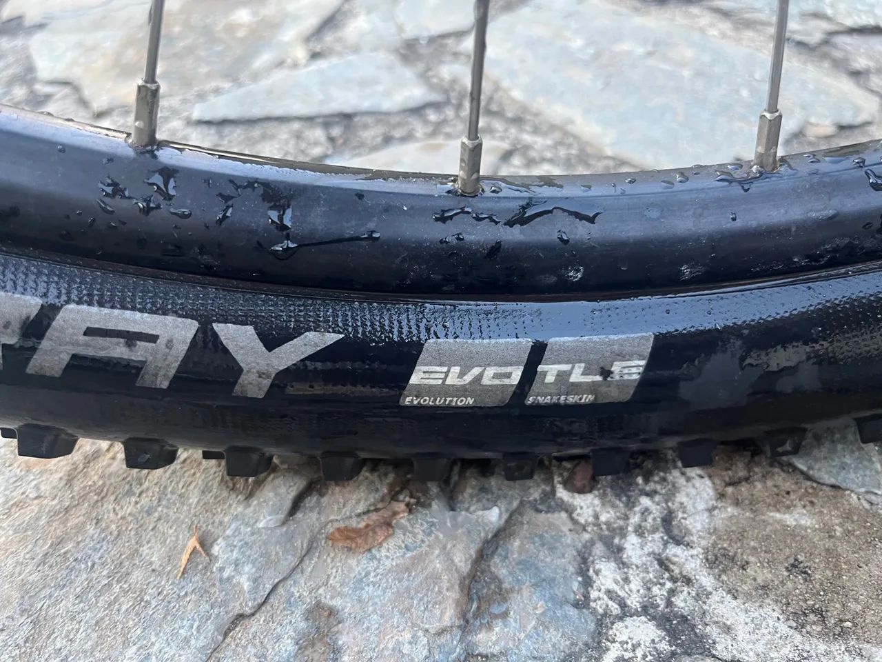 Bicicleta GT Avalanche Elite  - Foto 4