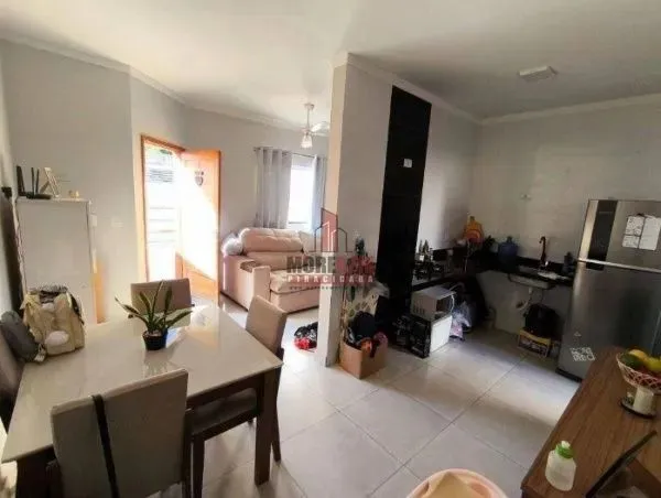 Casa à Venda com 2 quartos, 60 m²