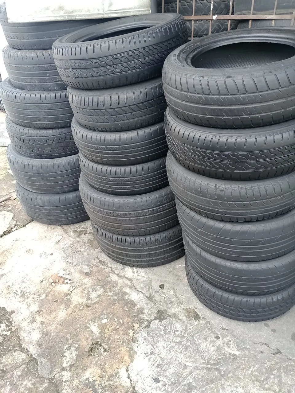 Pneus em Ótimo Estado, aros: 14, 15 disponíveis
