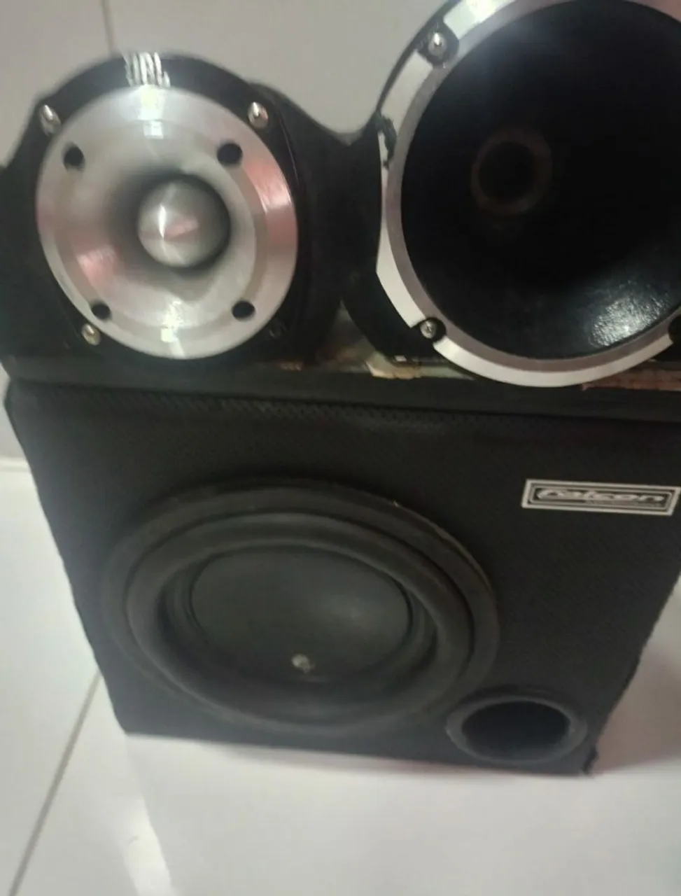 Caixa de Som Automotiva JBL + Subwoofer