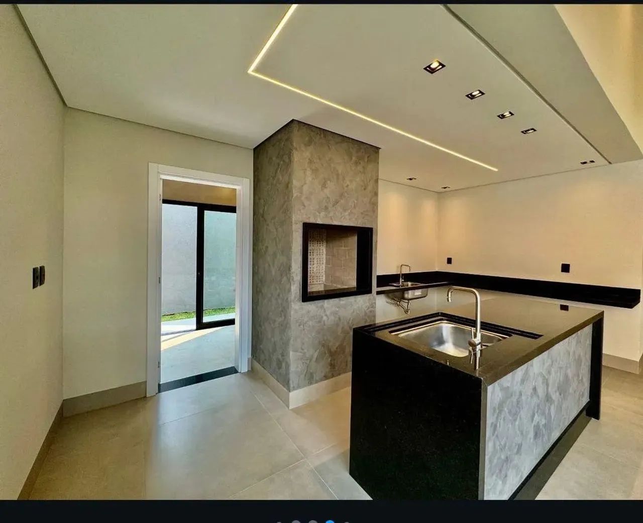 Casa Térrea no Condomínio Alphaville III - com 3 Suítes e Piscina Aquecida - Foto 2