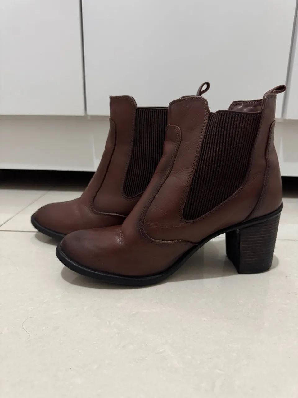 Bota marrom de couro - Foto 2