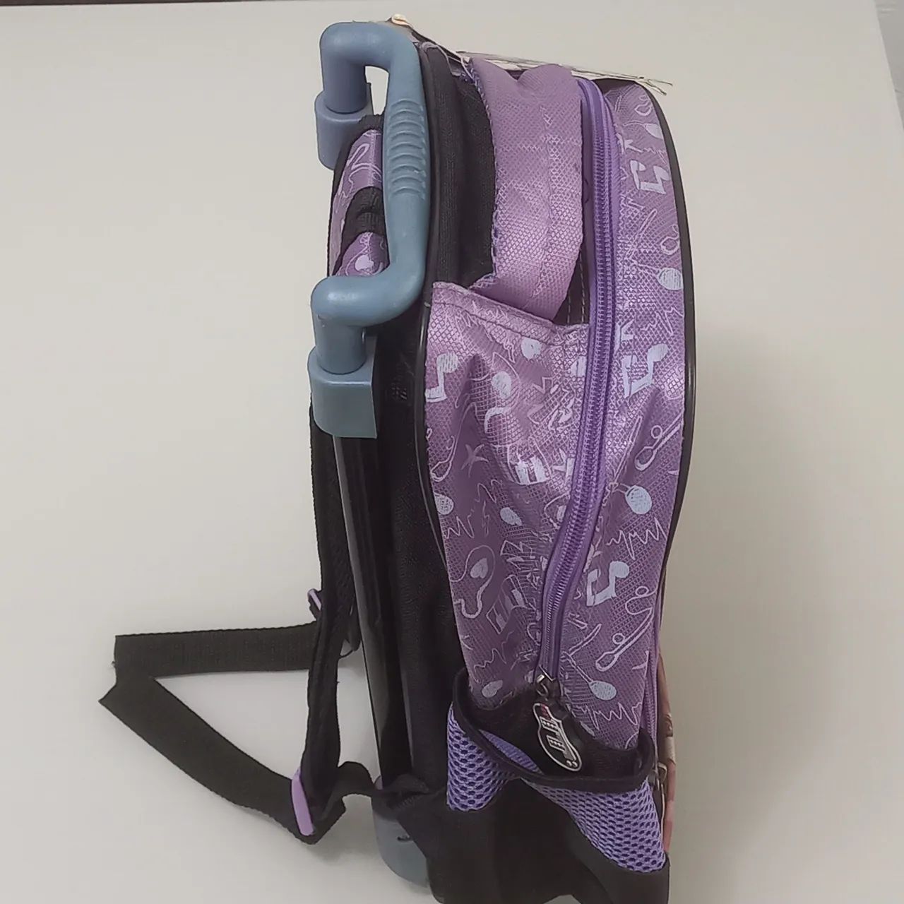 Mochila escolar Evil Debbie com rodinhas - Foto 4