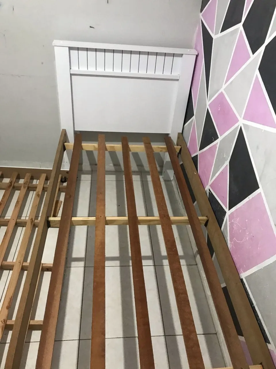 Cama de solteiro com auxiliar