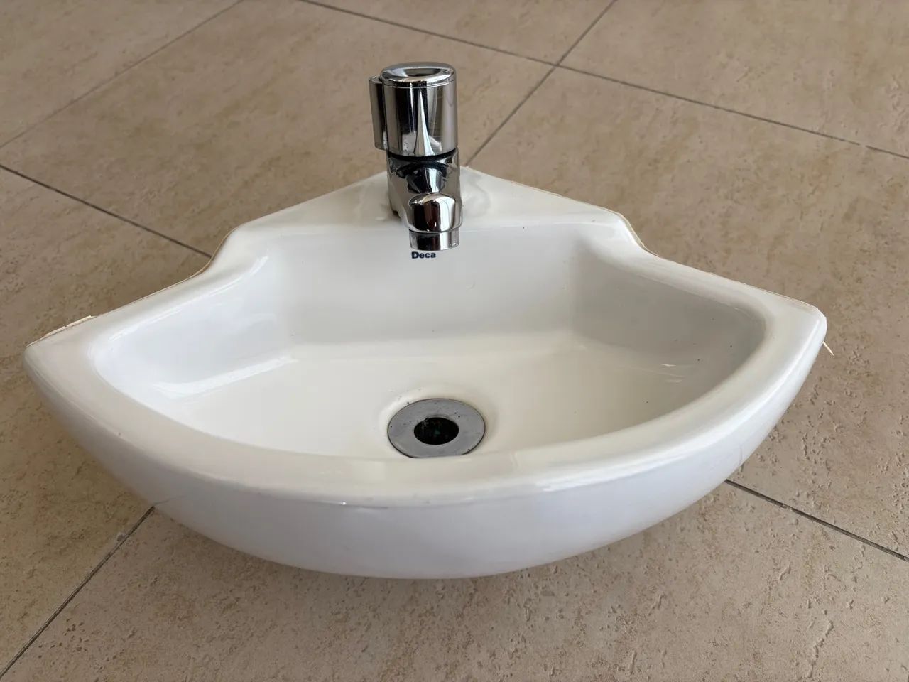 Deca Corner Sink with Deca Faucet