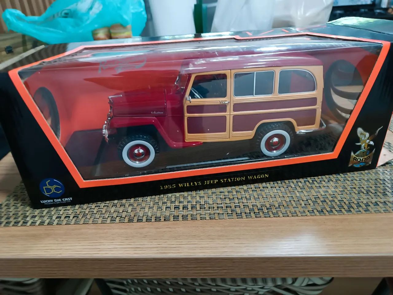 Miniatura rural 1955 Willys Jeep Station Wagon