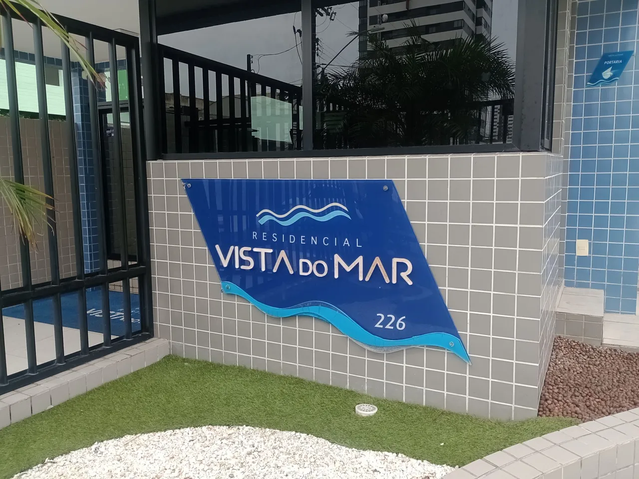 Apto nascente mobiliado próximo ao Palato Farol