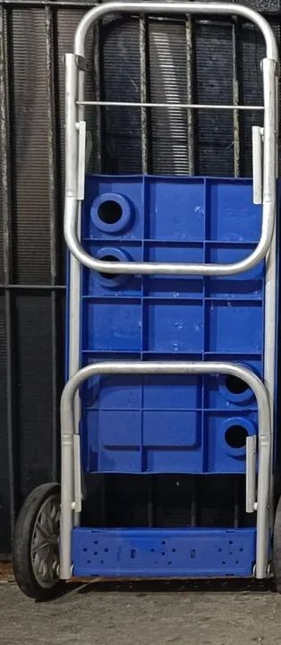 Carrinho de praia dobrável alumínio semi novo 