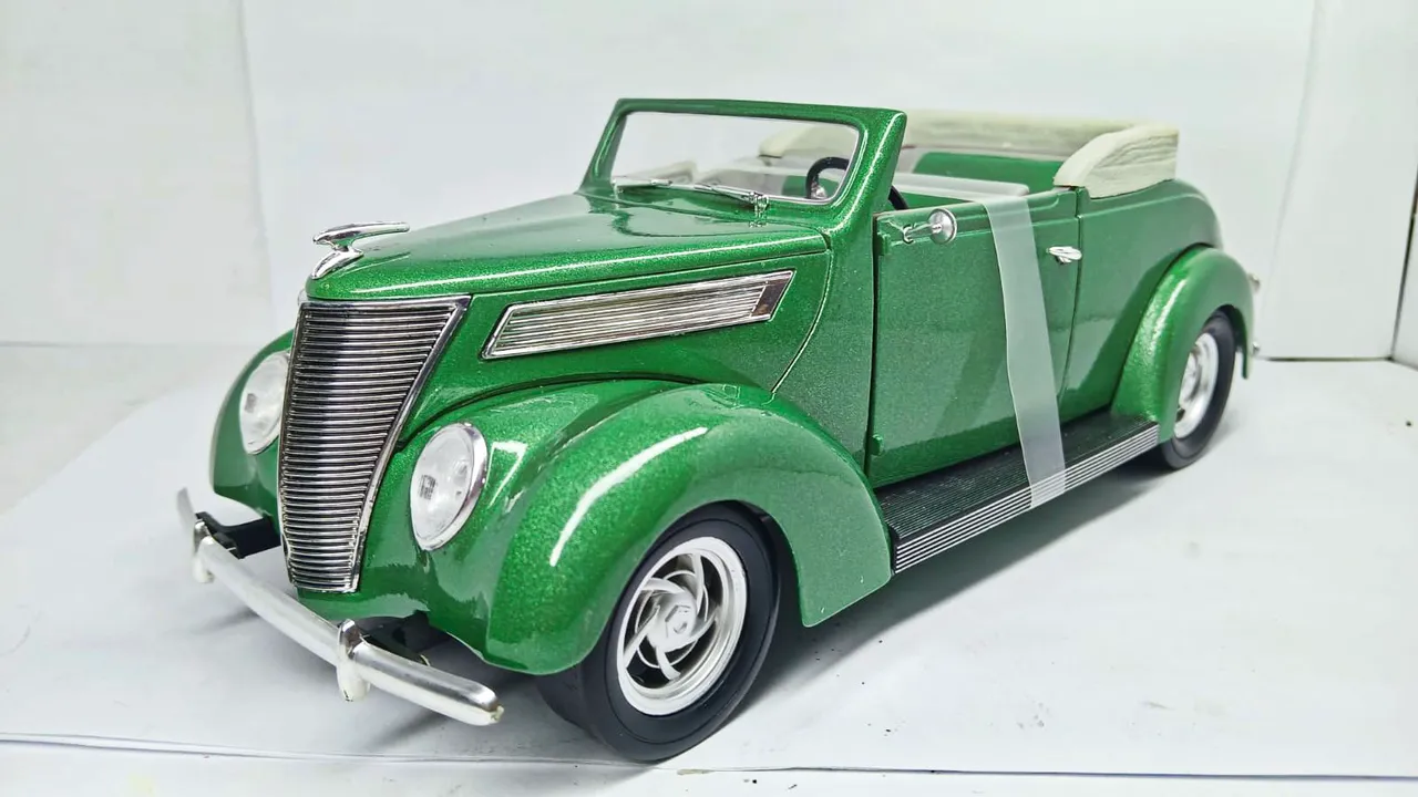 ★ 32 FORD ROADSTER ARMY ★ACME GMP★ 1/18 Miniatura Ford Roadster 1932 1/18 Acme - Hobbies e coleções - Vila