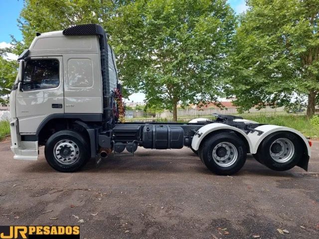 volvo fm 370 automático 6x2 completo teto alto ano 2011 - Foto 7