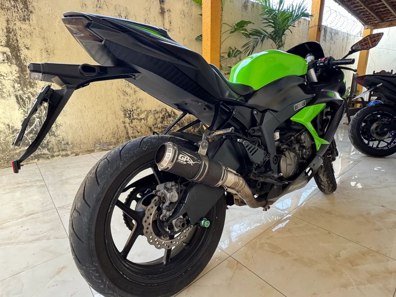 Kawasaki Zx-6r 636cc 2014 - 1443790288 | OLX