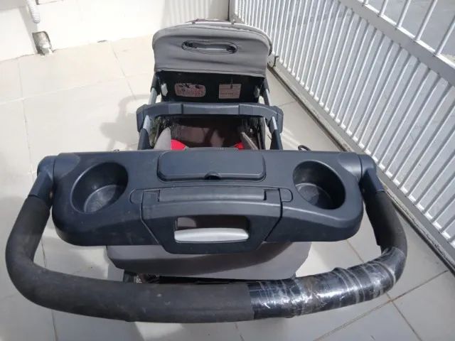 Carrinho de bebê duplo64176430520835121