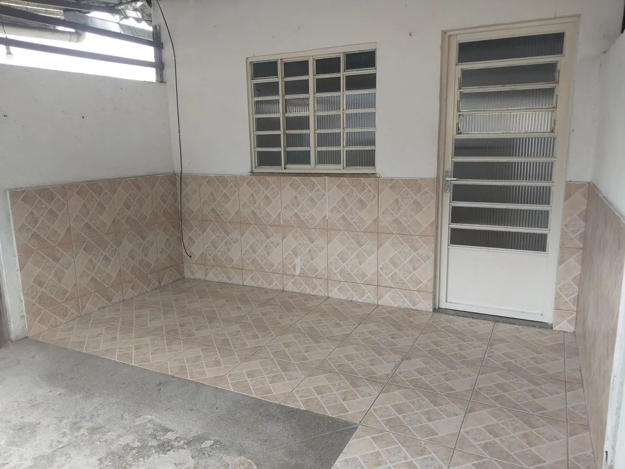 Alugo casa com garagem  - Foto 2