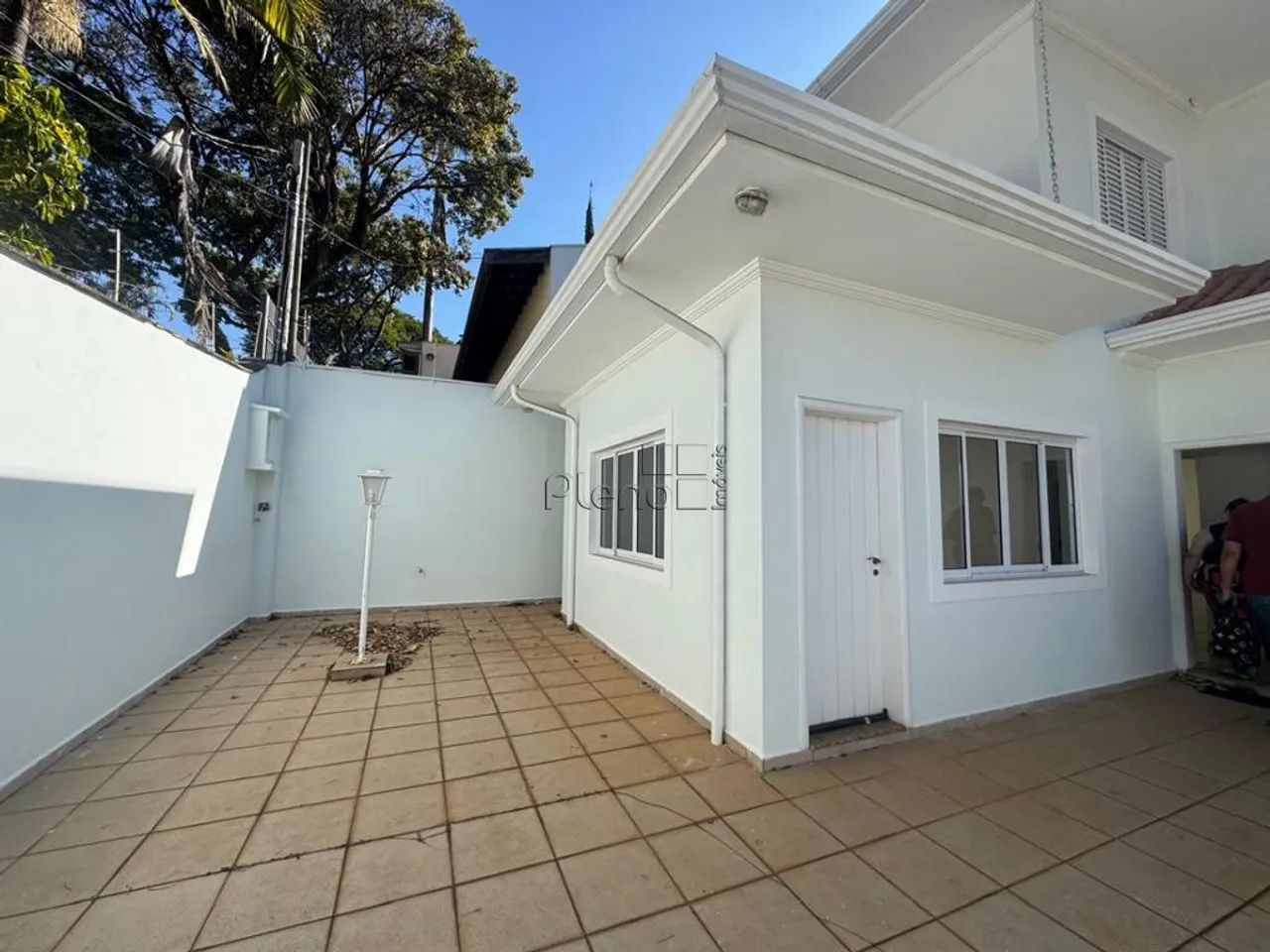 Casa para alugar em Campinas, Nova Campinas, com 3 quartos, com 214.9 m² - Foto 2