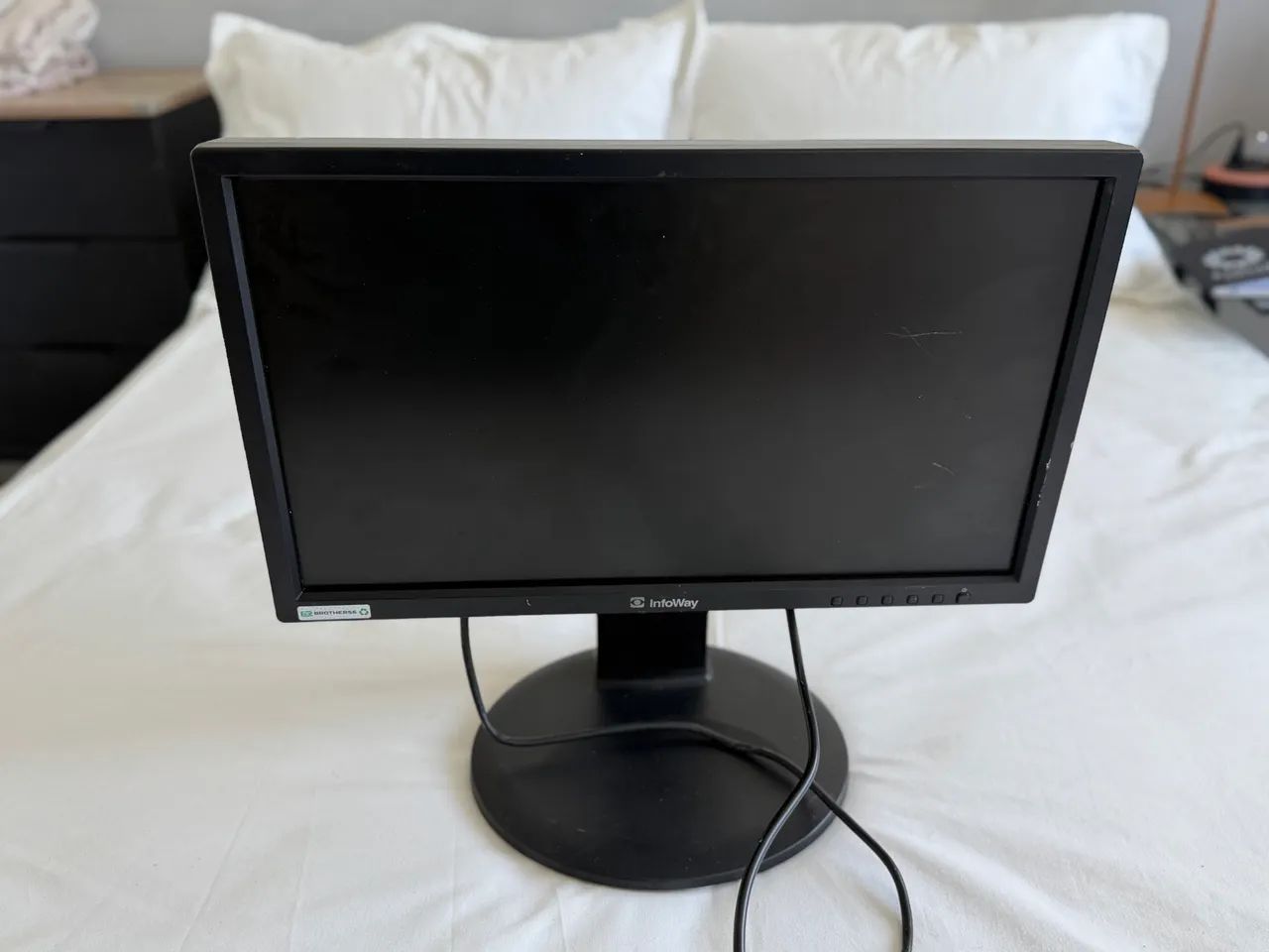 Monitor itautec led 19 