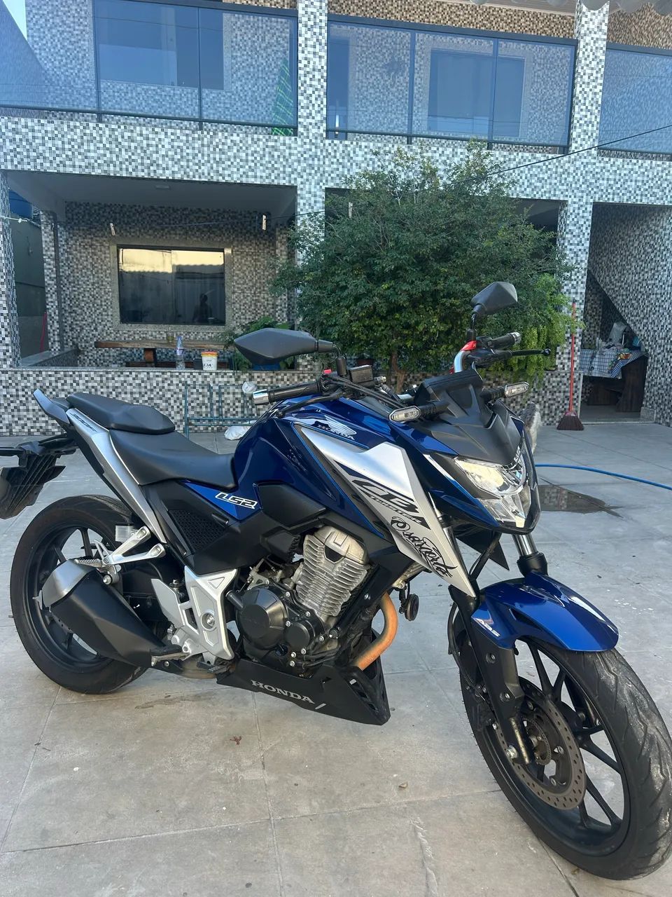 Cb Twister 300f ABS - Foto 3