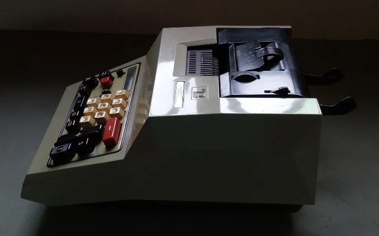 Máquinas de escrever e calcular - Foto 3