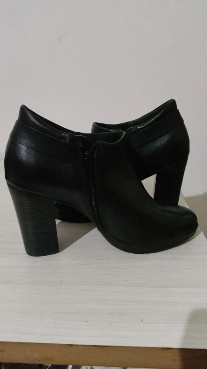 Bota cano curto ( cravo e canela)
