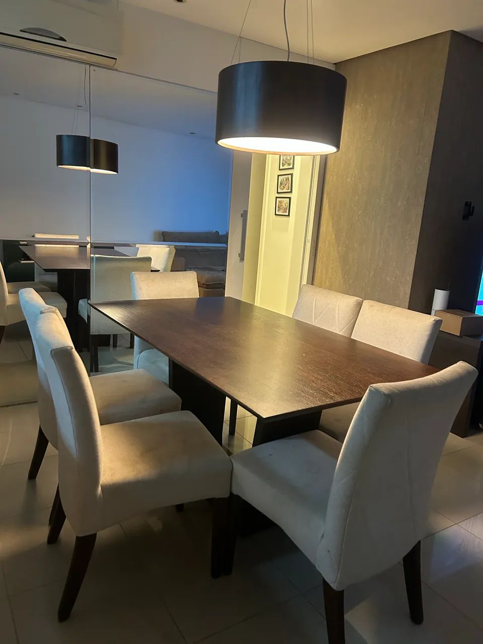 Mesa retangular com 6 cadeiras