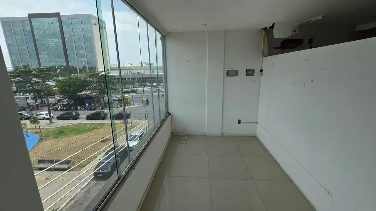 ALUGA-SE PRÉDIO COMERCIAL EM FRENTE AO SHOPPING DA ILHA! - Foto 2