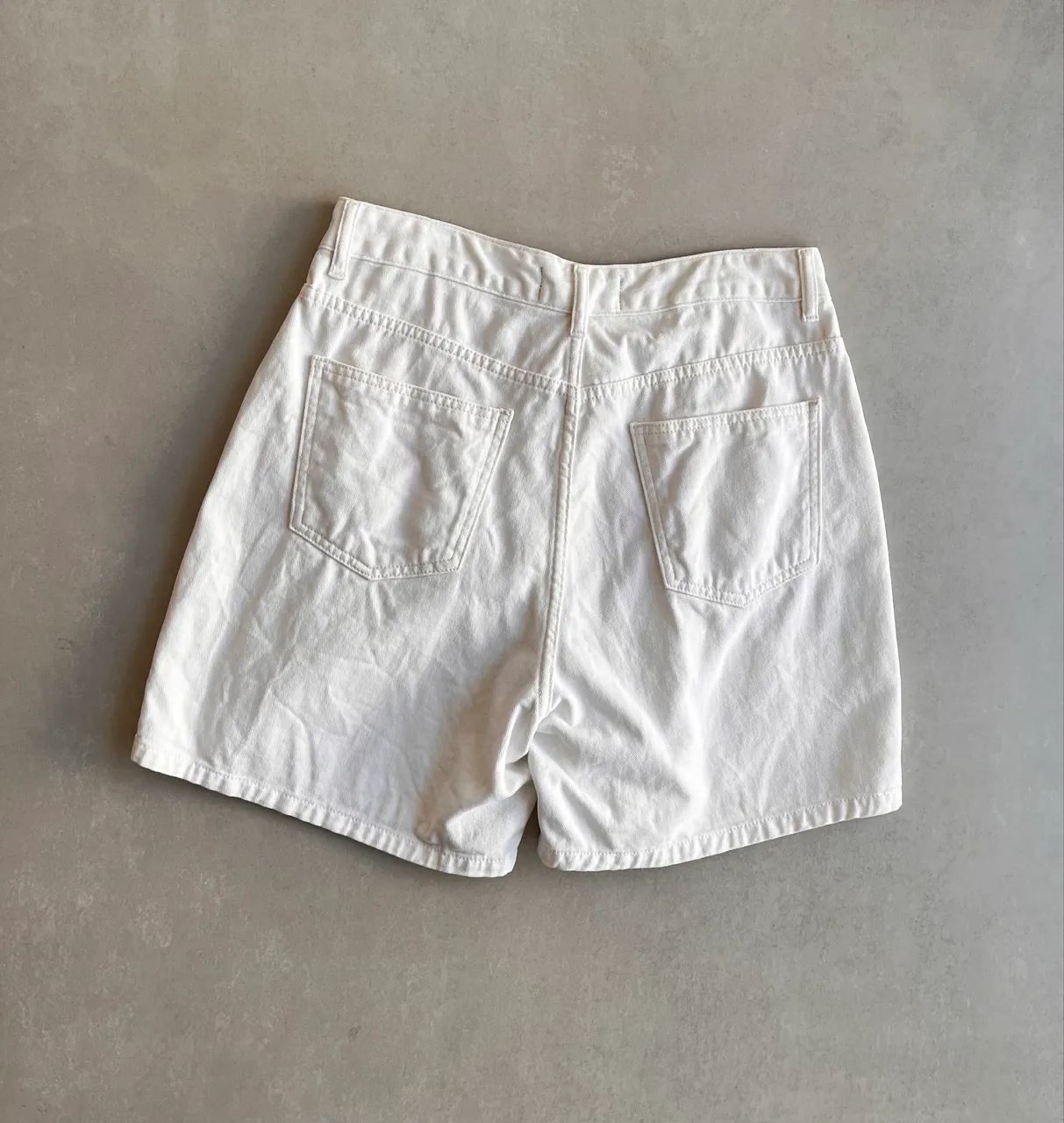 Bermuda feminina off white 44 - Foto 4