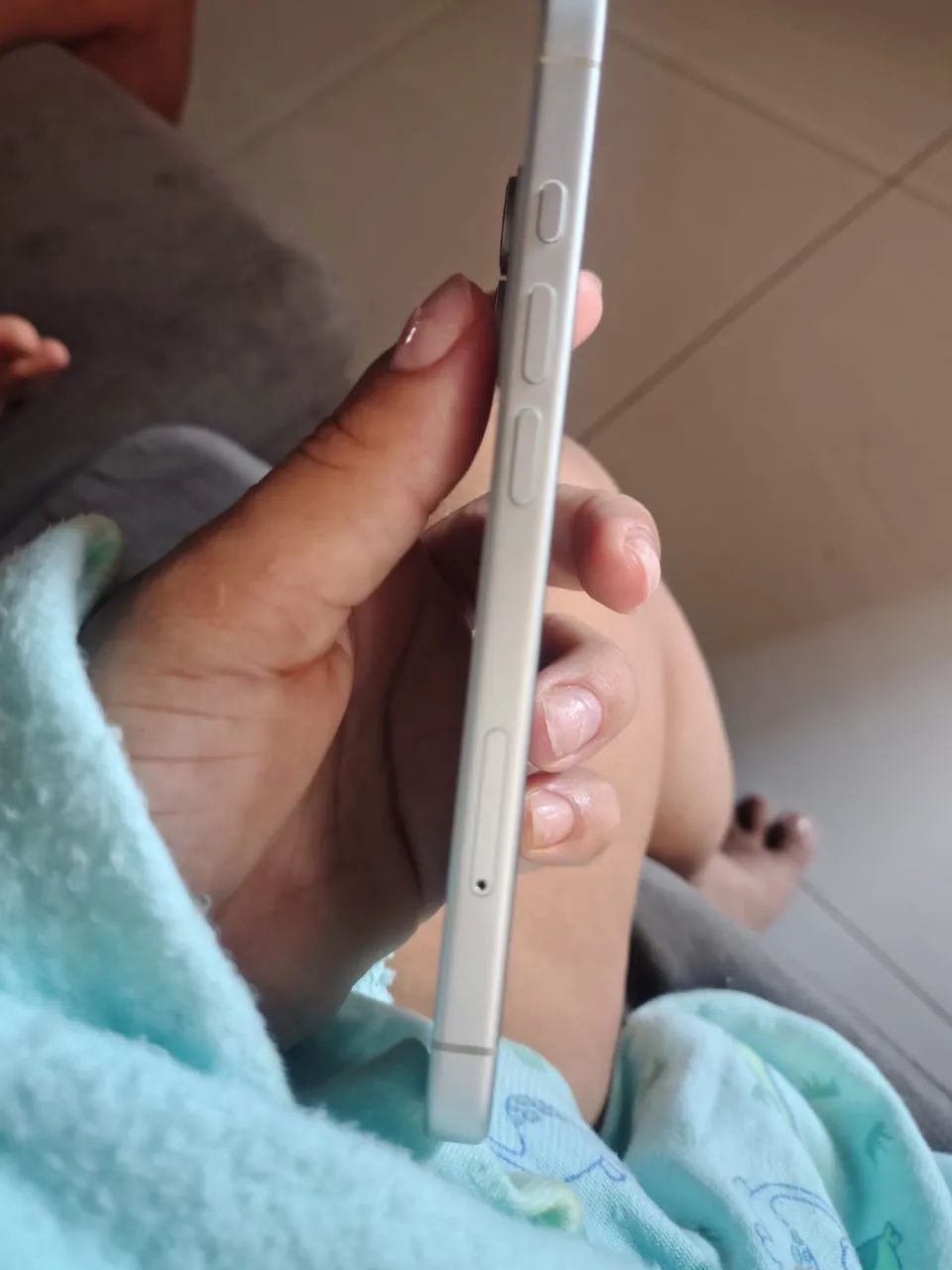 iPhone 16 branco  - Foto 3