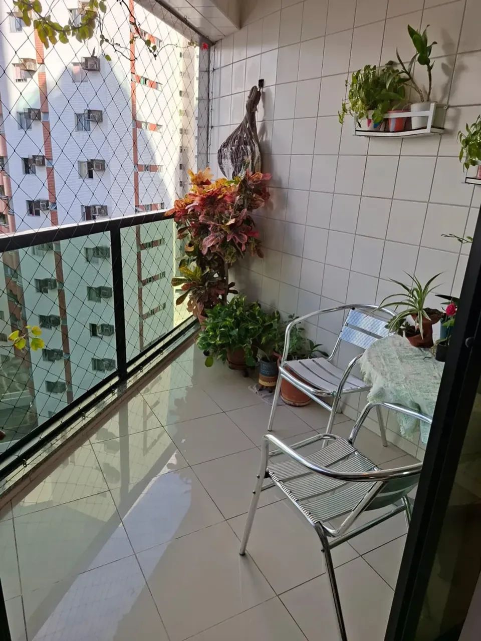 APARTAMENTO AMPLO E PRÓXIMO À PRAIA - 3 QTS COM 2 SUÍTES - Foto 2