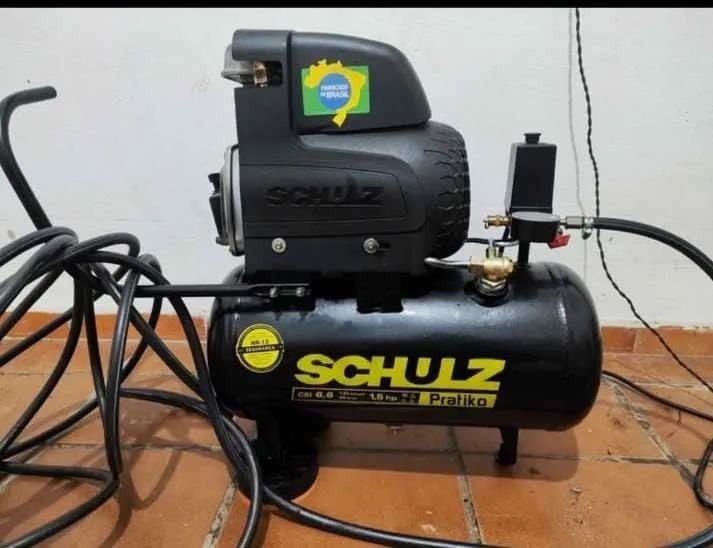 Compressor Schutz prático semi novo 20L 220V