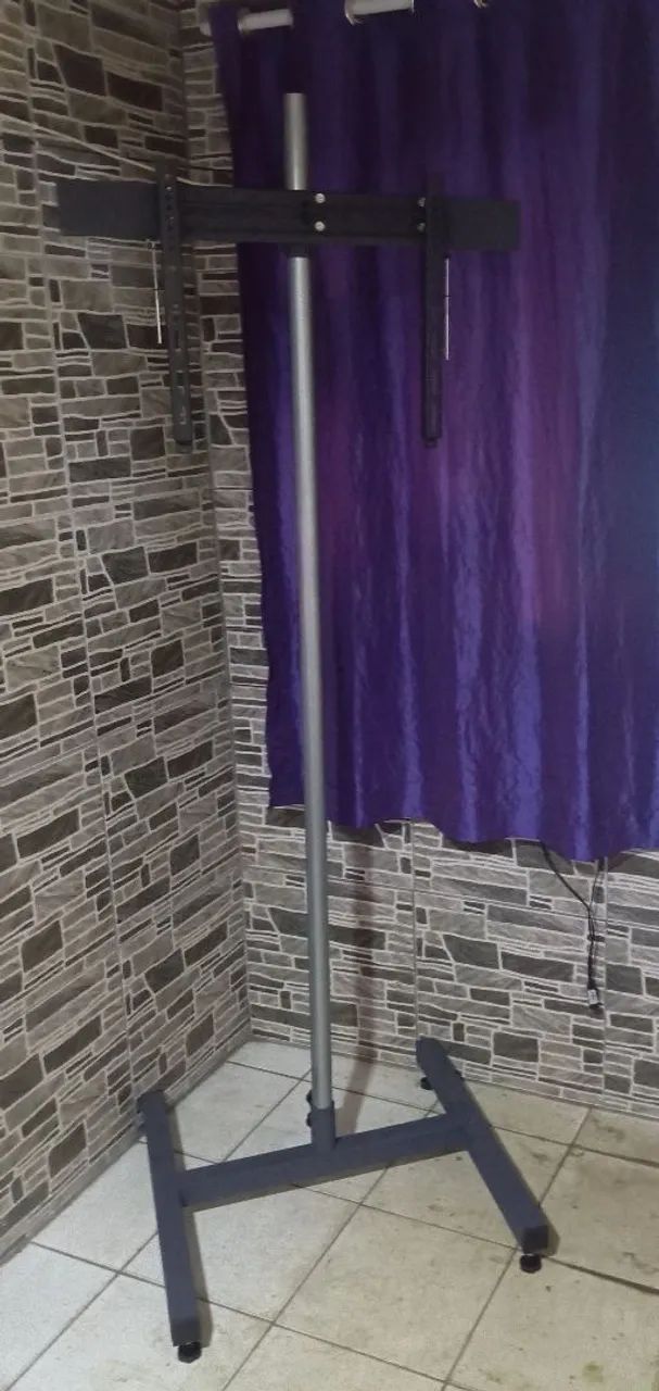 SUPORTE PARA TV MODELO PEDESTAL REGULÁVEL DE 32 A 60 POLEGADAS  - Foto 3