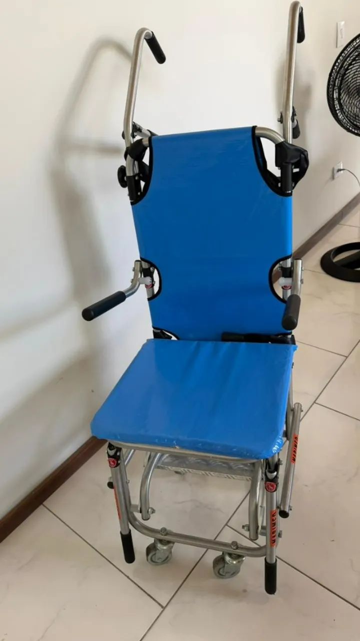 Cadeira de Transferência e Escada - Foto 3