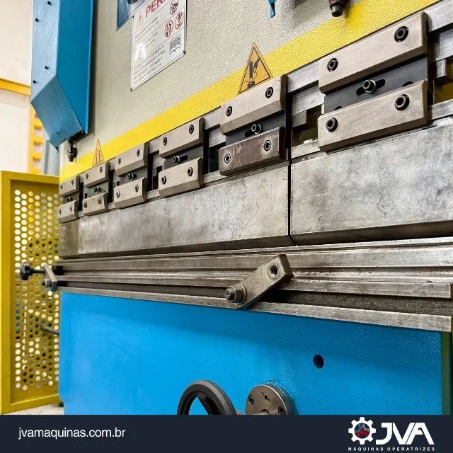 DOBRADEIRA HIDRÁULICA CNC CALVI WC67K - 25T / 1300 MM - Foto 4